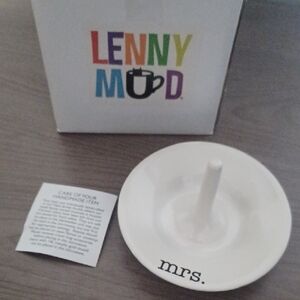 Lenny Mud White Ring Holder